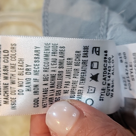 JOE'S JEANS RIPPED AND FRAYED - Picture 12 of 14